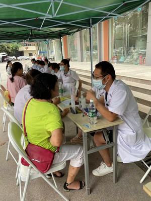 醫(yī)幼及場(chǎng)館服務(wù)中心組織開展慶祝建黨100周年大型義診活動(dòng)